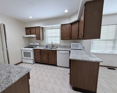 1817 Altoona Court - Photo Thumbnail 3
