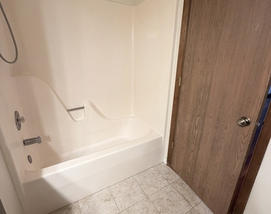1817 Altoona Court - Photo Thumbnail 13
