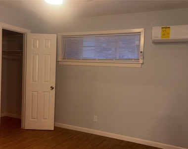 4624 Bell Street - Photo Thumbnail 5