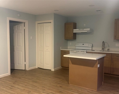 4624 Bell Street - Photo Thumbnail 3