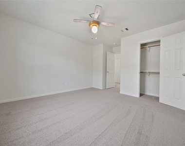 305 Crooked Pine Court - Photo Thumbnail 13
