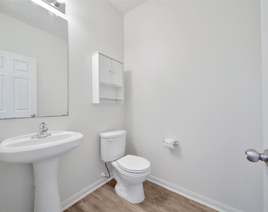 305 Crooked Pine Court - Photo Thumbnail 7