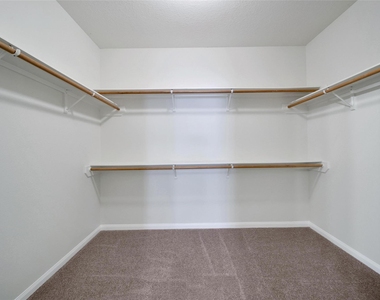 305 Crooked Pine Court - Photo Thumbnail 6