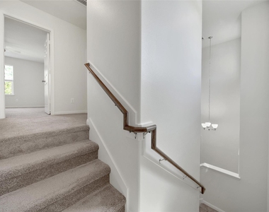 305 Crooked Pine Court - Photo Thumbnail 9