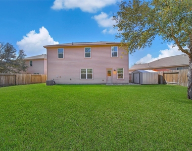305 Crooked Pine Court - Photo Thumbnail 17