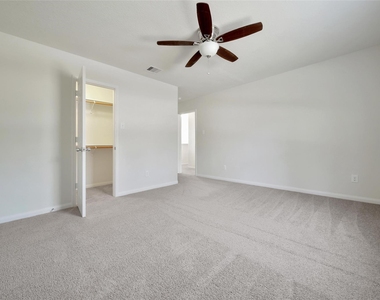 305 Crooked Pine Court - Photo Thumbnail 16