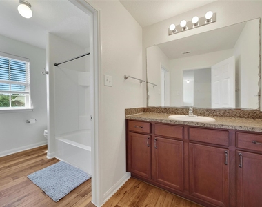 305 Crooked Pine Court - Photo Thumbnail 14