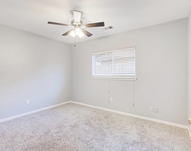2922 Abbey Field Drive - Photo Thumbnail 15