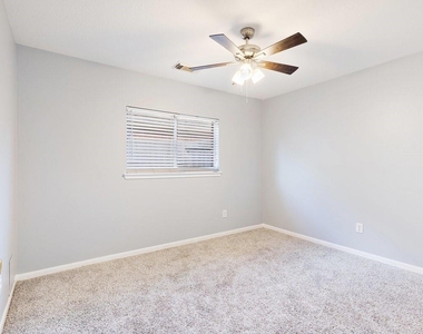 2922 Abbey Field Drive - Photo Thumbnail 14