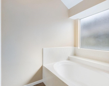 2922 Abbey Field Drive - Photo Thumbnail 13