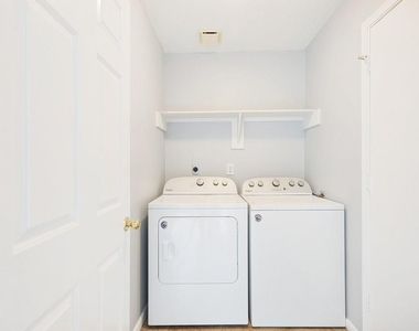 2922 Abbey Field Drive - Photo Thumbnail 7