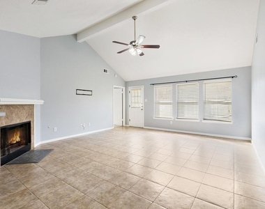 2922 Abbey Field Drive - Photo Thumbnail 8