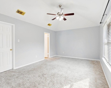 2922 Abbey Field Drive - Photo Thumbnail 10