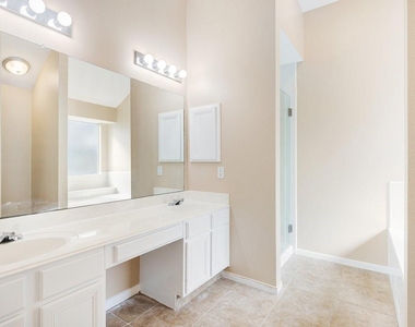 2922 Abbey Field Drive - Photo Thumbnail 11