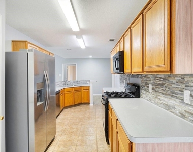 2922 Abbey Field Drive - Photo Thumbnail 5