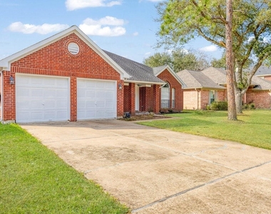 2922 Abbey Field Drive - Photo Thumbnail 1