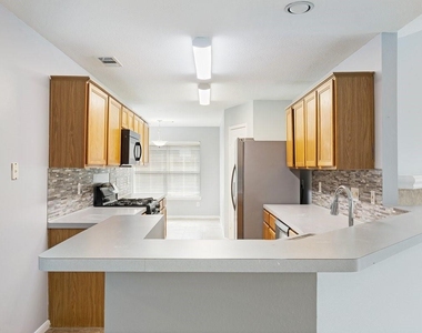 2922 Abbey Field Drive - Photo Thumbnail 4