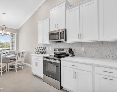 11811 Venetian Lagoon Drive - Photo Thumbnail 12