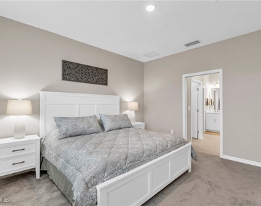 11811 Venetian Lagoon Drive - Photo Thumbnail 18