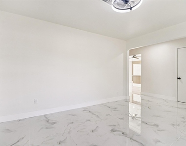 1307 Saddle Rock Drive - Photo Thumbnail 20