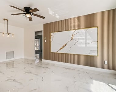 1307 Saddle Rock Drive - Photo Thumbnail 11
