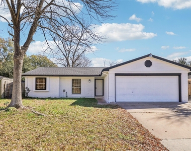 1307 Saddle Rock Drive - Photo Thumbnail 6