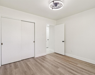1307 Saddle Rock Drive - Photo Thumbnail 29