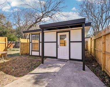 1307 Saddle Rock Drive - Photo Thumbnail 1