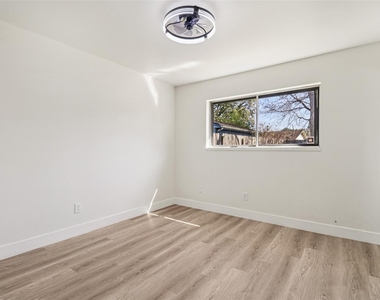 1307 Saddle Rock Drive - Photo Thumbnail 25
