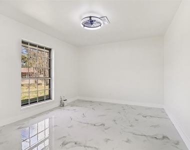 1307 Saddle Rock Drive - Photo Thumbnail 19