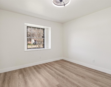 1307 Saddle Rock Drive - Photo Thumbnail 28