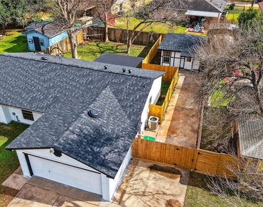 1307 Saddle Rock Drive - Photo Thumbnail 4