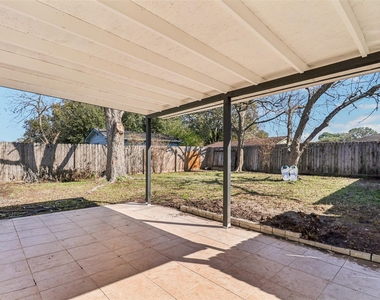 1307 Saddle Rock Drive - Photo Thumbnail 31