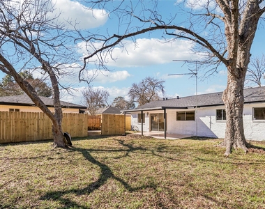 1307 Saddle Rock Drive - Photo Thumbnail 33