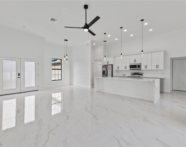 1413 Ne 15th Terrace - Photo Thumbnail 5