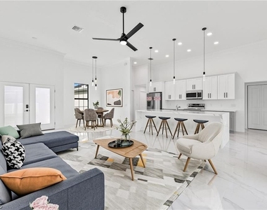 1413 Ne 15th Terrace - Photo Thumbnail 2