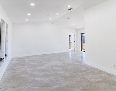 720 Chavers Street - Photo Thumbnail 7