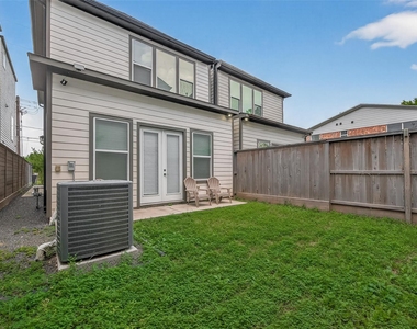 2617 Live Oak Street - Photo Thumbnail 30