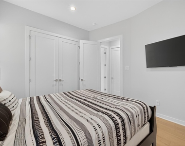 2617 Live Oak Street - Photo Thumbnail 20