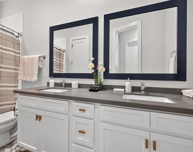 2617 Live Oak Street - Photo Thumbnail 16