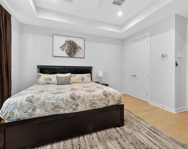 2617 Live Oak Street - Photo Thumbnail 22