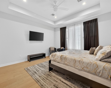 2617 Live Oak Street - Photo Thumbnail 23