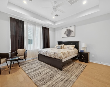 2617 Live Oak Street - Photo Thumbnail 21
