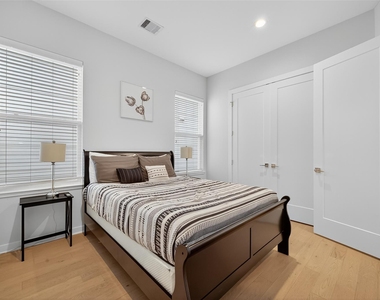 2617 Live Oak Street - Photo Thumbnail 19