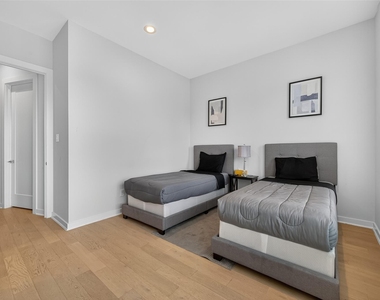 2617 Live Oak Street - Photo Thumbnail 15