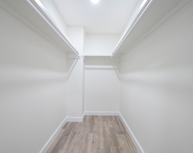 5532 Beverly Hill Street - Photo Thumbnail 7