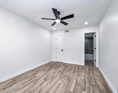5532 Beverly Hill Street - Photo Thumbnail 5