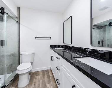 5532 Beverly Hill Street - Photo Thumbnail 9