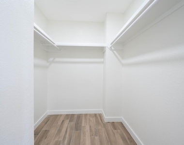 5532 Beverly Hill Street - Photo Thumbnail 10
