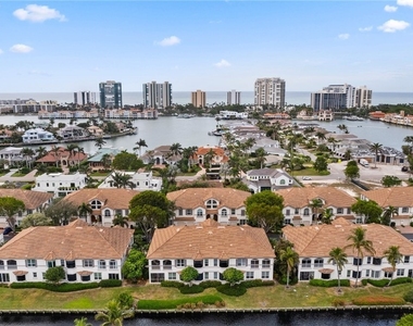 261 Colonade Circle - Photo Thumbnail 47